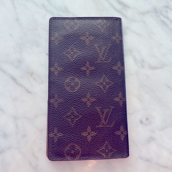 Louis Vuitton long Monogram checkbook wallet 6 card slots and 1 is sleeve - Picture 2 of 5